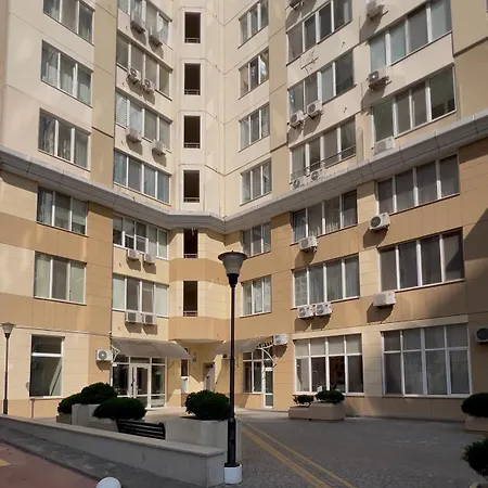 2-ком возле моря жк руслан и людмила