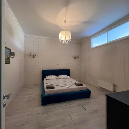Apartment 2-ком возле моря жк руслан и людмила